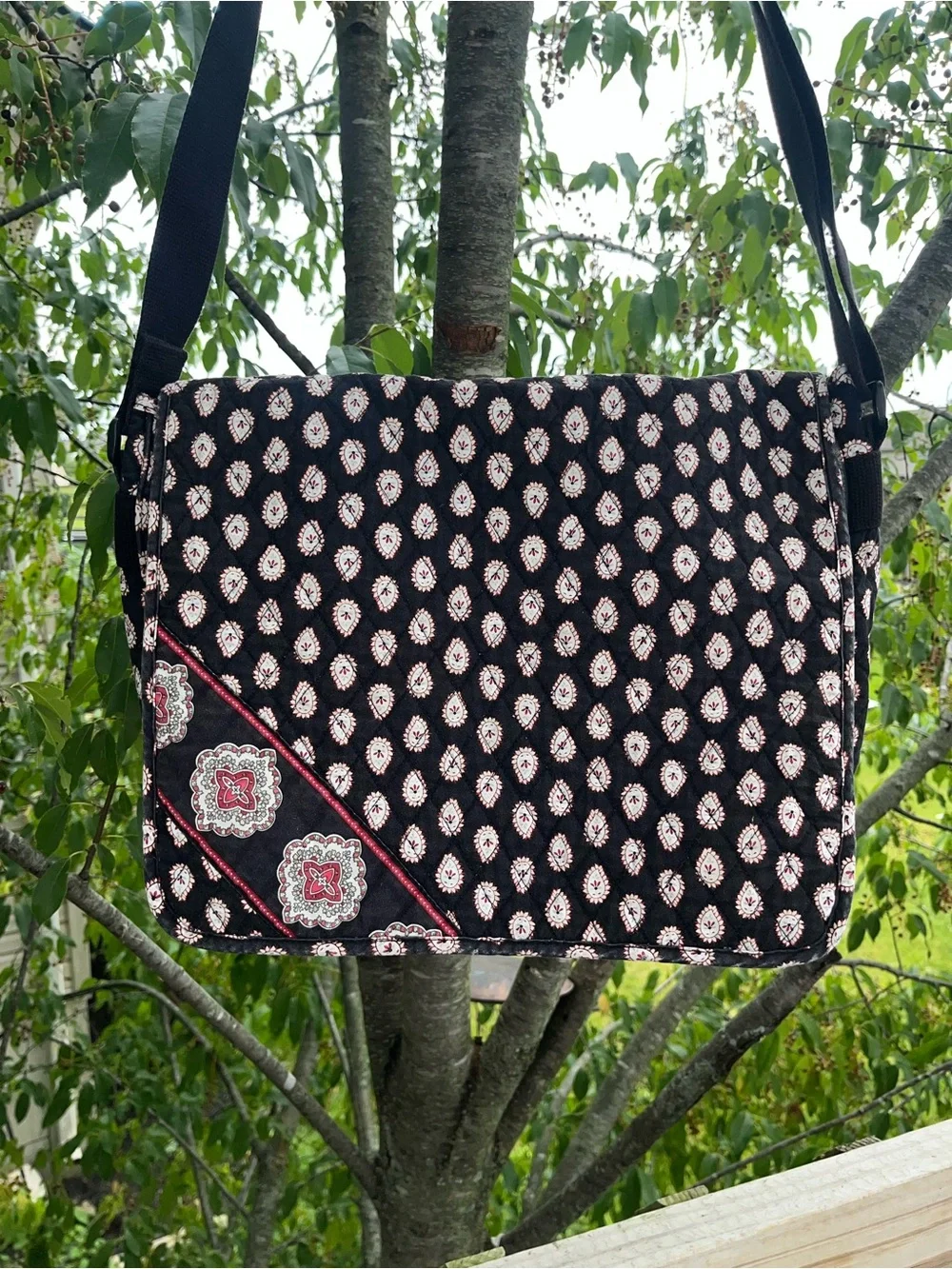 Vera Bradley CLASSIC BLACK MESSENGER BAG Retired Crossbody School Work Quilted
